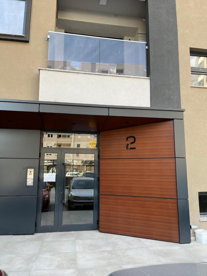 Porta Leks Apartment, Self Check-In, Own Parking Skopje Luaran gambar