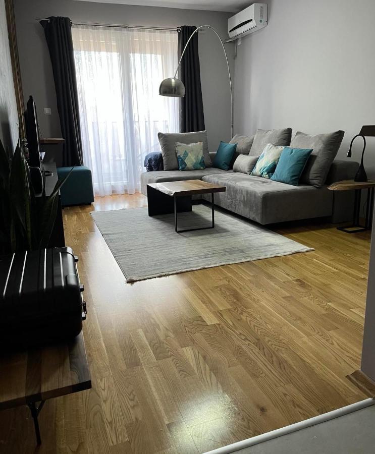 Porta Leks Apartment, Self Check-In, Own Parking Skopje Luaran gambar
