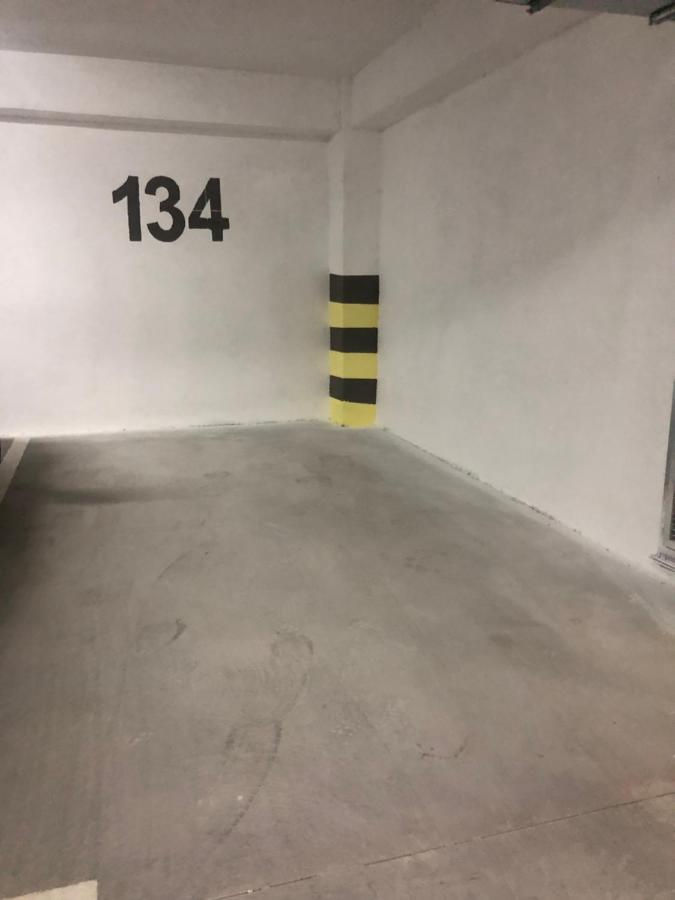 Porta Leks Apartment, Self Check-In, Own Parking Skopje Luaran gambar
