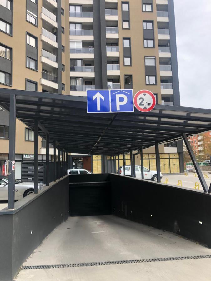 Porta Leks Apartment, Self Check-In, Own Parking Skopje Luaran gambar